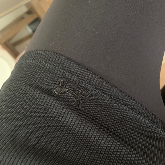 Black workout tank top - Picture 2 of 4